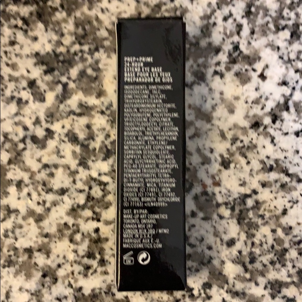 Mac Cosmetics - Picture 2 of 2